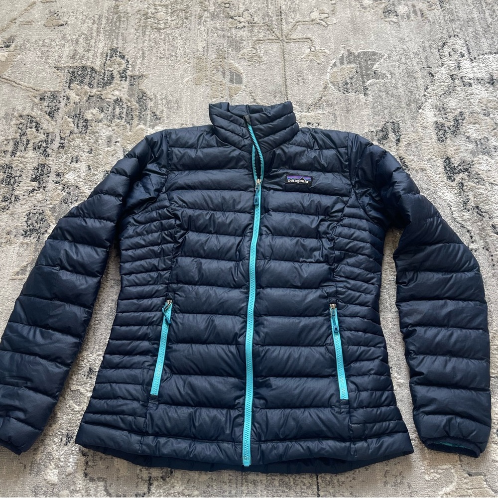 Patagonia Women's Navy Puffer Jacket with Teal Accents